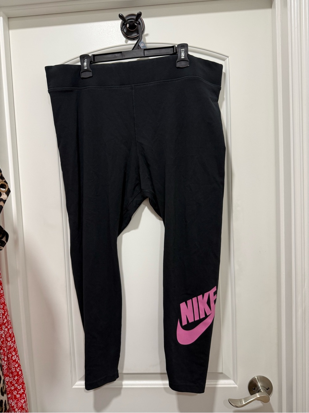 Nike Black Leggings with Pink Swoosh. Women’s Size 2X.